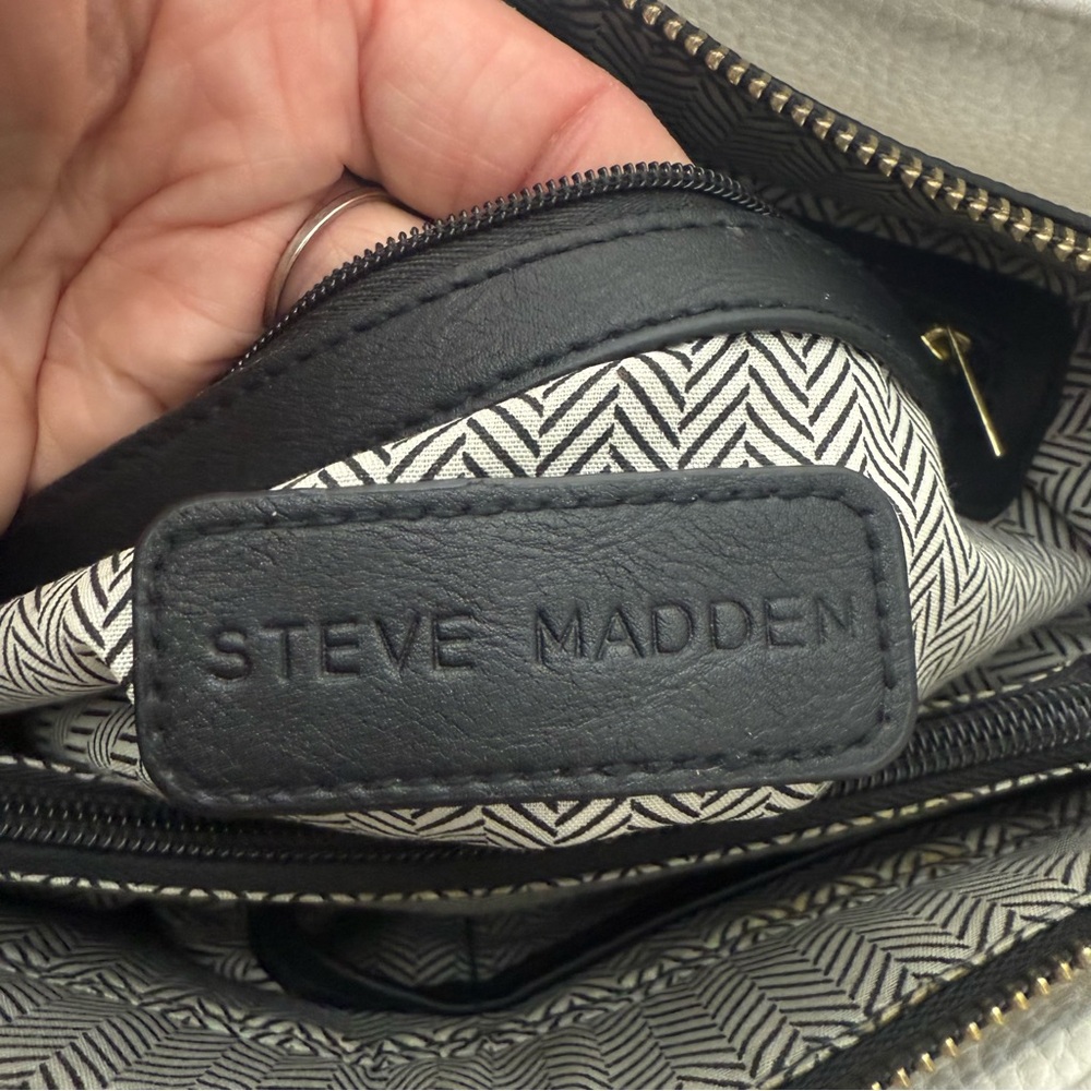 STEVE MADDEN Black White Colour Block Hand Bag Crossbody Strap Zipper PU *Flaw* - Picture 10 of 16